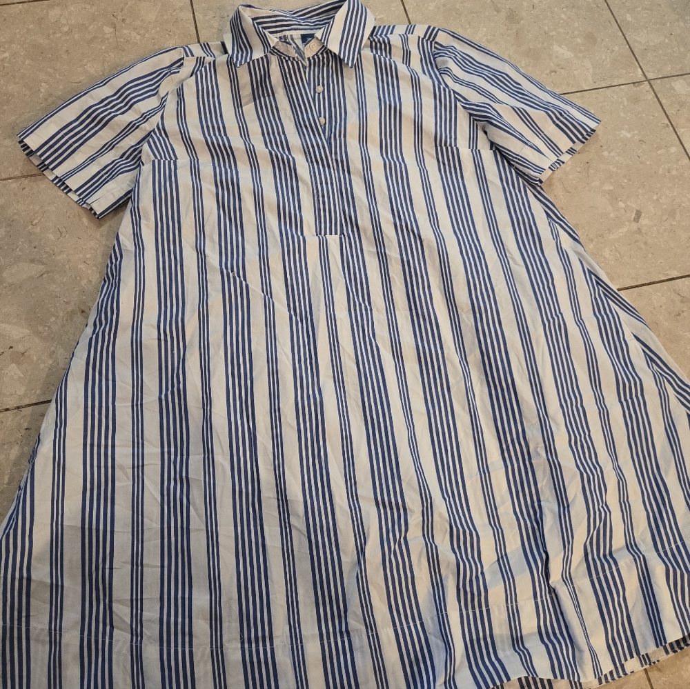 Old Navy Shirt Dress With Pockets - White And Blue Stripe XS